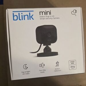 Blink Mini Indoor Plug-In HD Smart Security Camera - Black